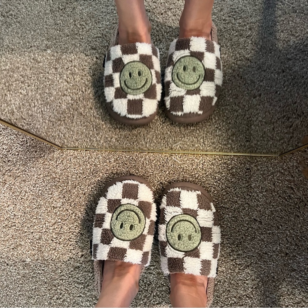 Muk Luks Checkered Smiley Face Slippers